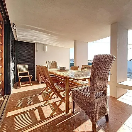 Holiday home Traditionnelle Avec Piscine, Jardin, Climatisation, Parking