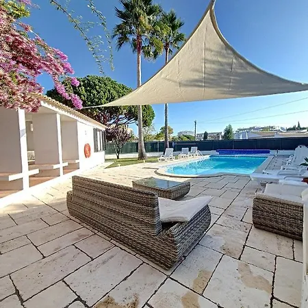 Traditionnelle Avec Piscine, Jardin, Climatisation, Parking Hébergement de vacances Albufeira